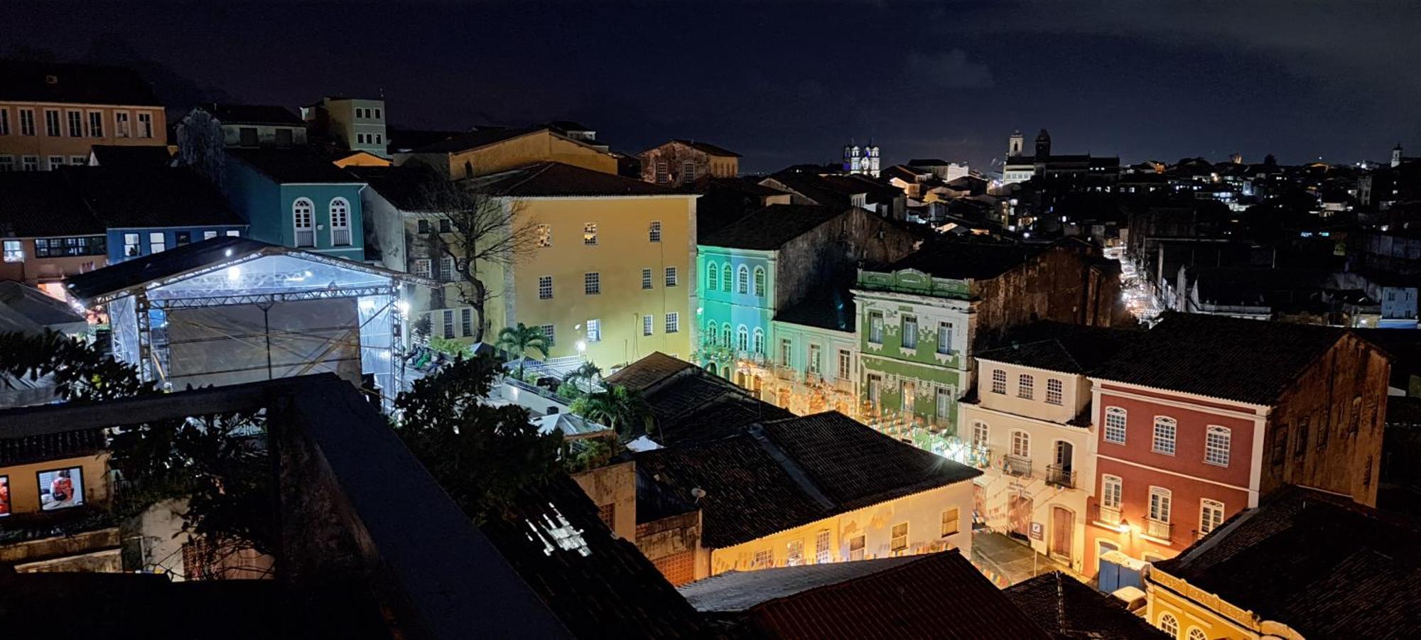 Apto Com Arte No Pelourinho 萨尔瓦多 外观 照片